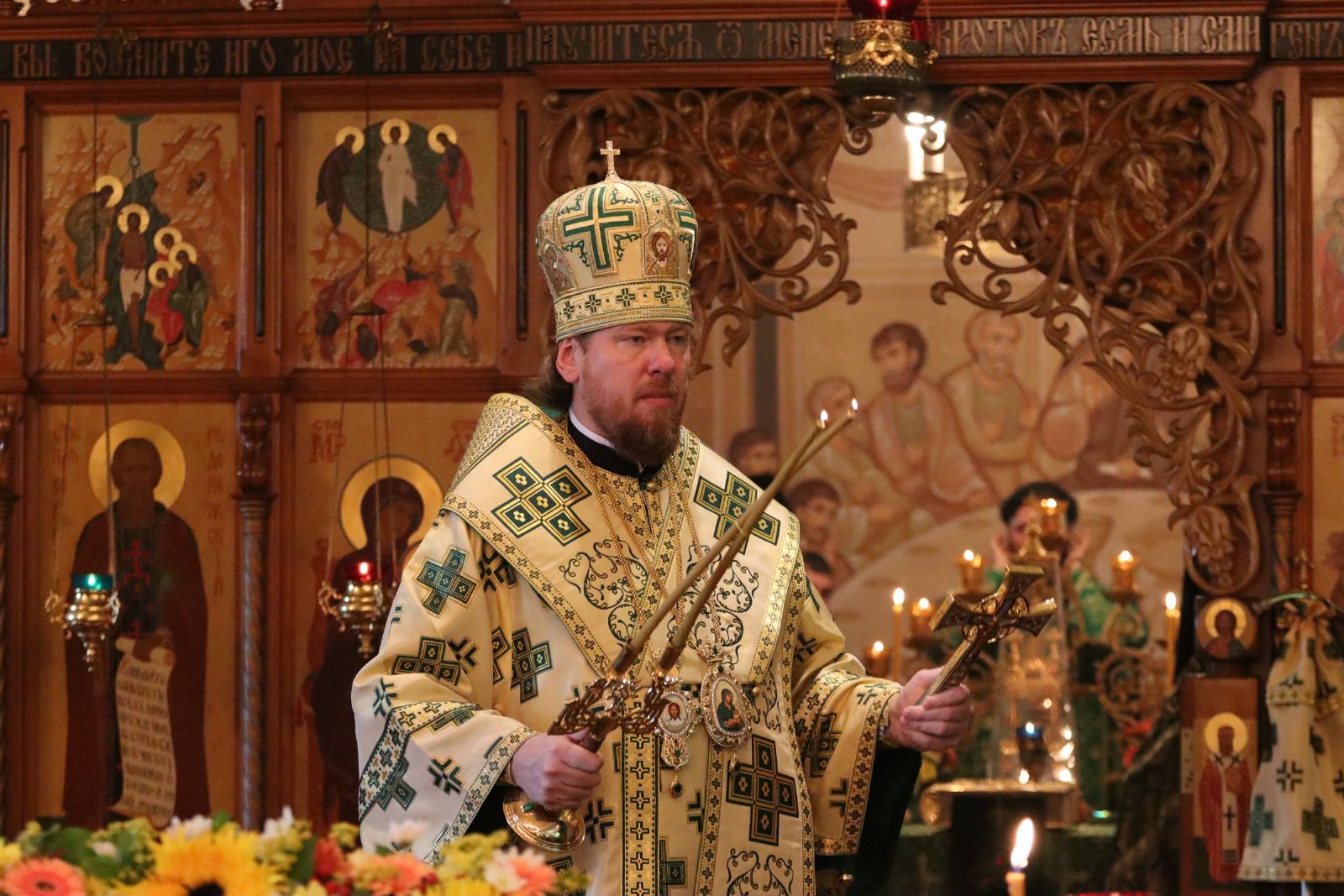 Глава Приморской митрополии совершил Божественную литургию в Свято-Серафимовском монастыре в день престольного праздника обители