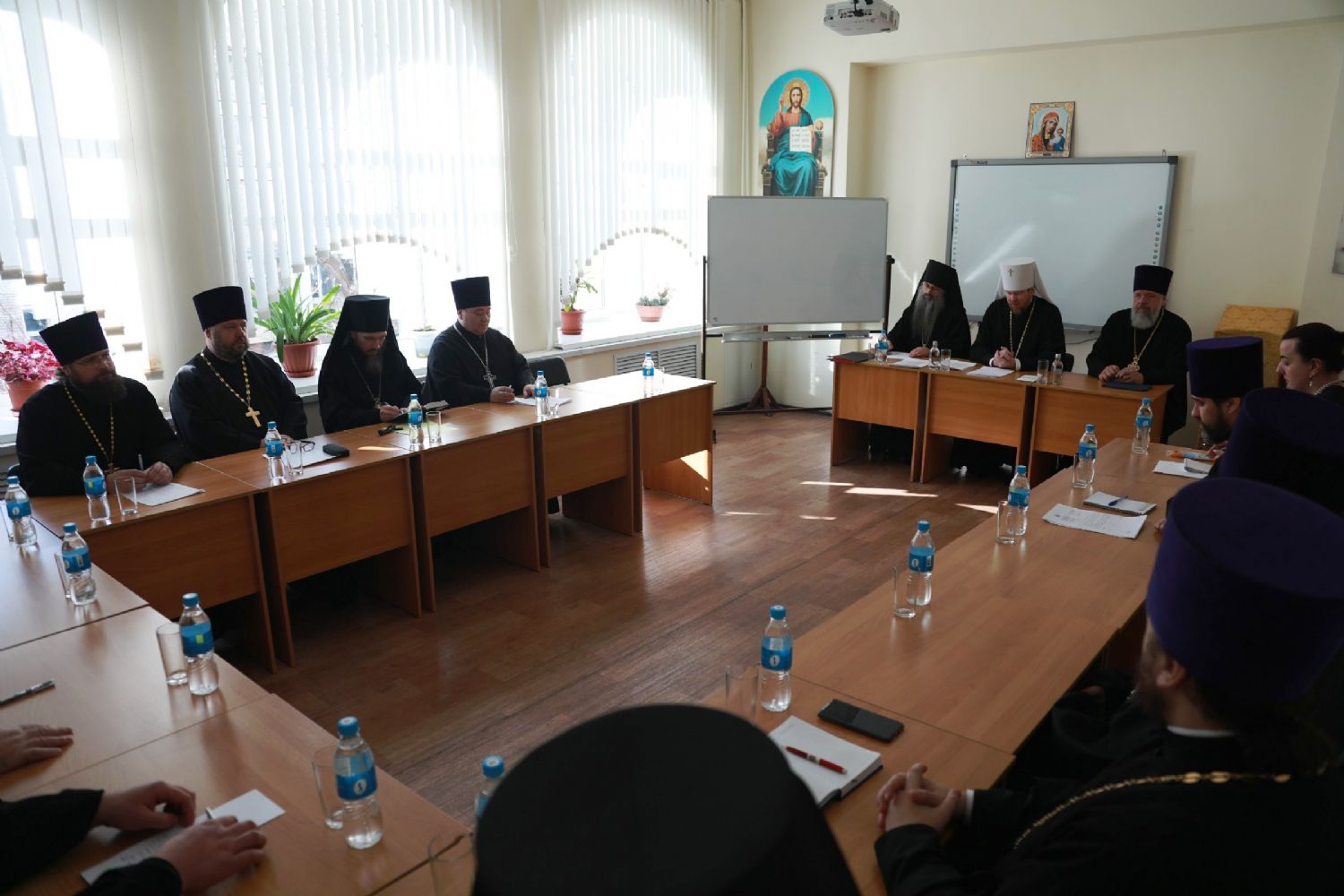 Митрополит Владимир возглавил итоговое заседание Епархиального совета