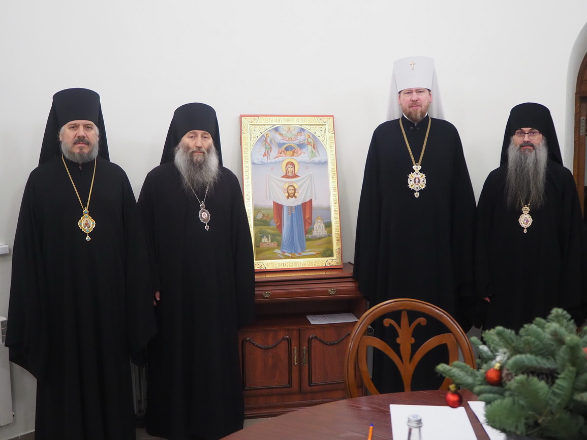 Митрополит Владимир возглавил итоговое заседание Архиерейского совета Приморской митрополии.