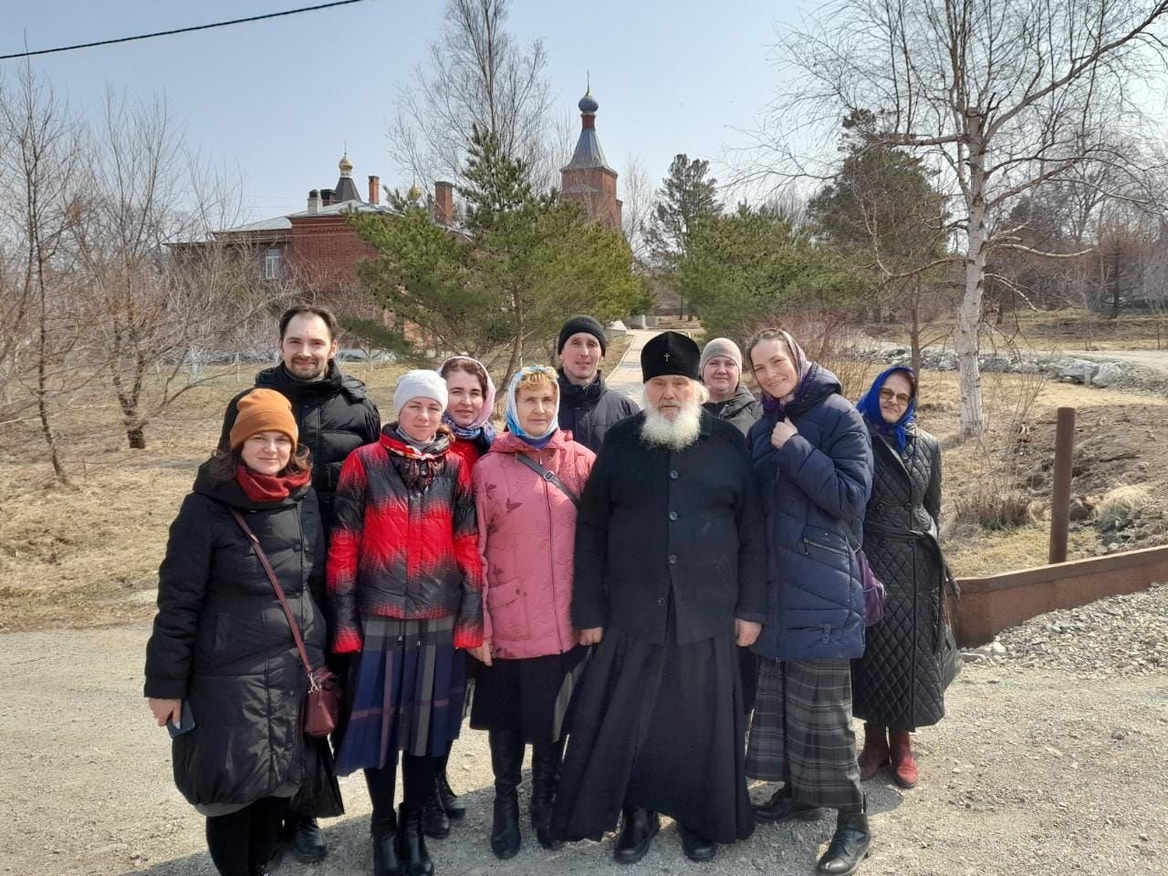 Паломники из Владивостока и Приморского края посетили женский монастырь в с. Линевичи и святой источник в с. Алексеевка.