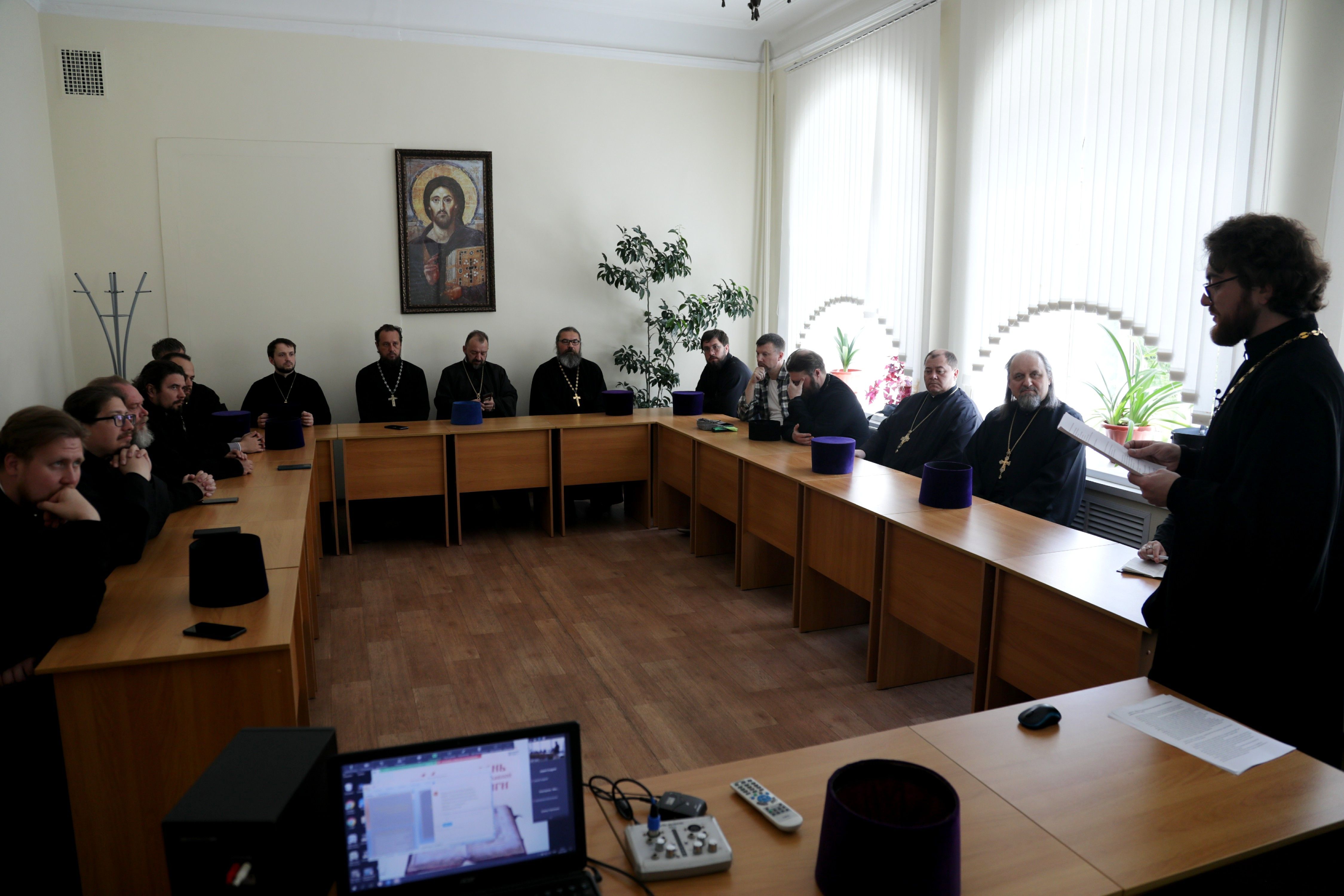 Круглый стол по итогам регионального проекта состоялся в Епархиальном управлении Владивостокской епархии