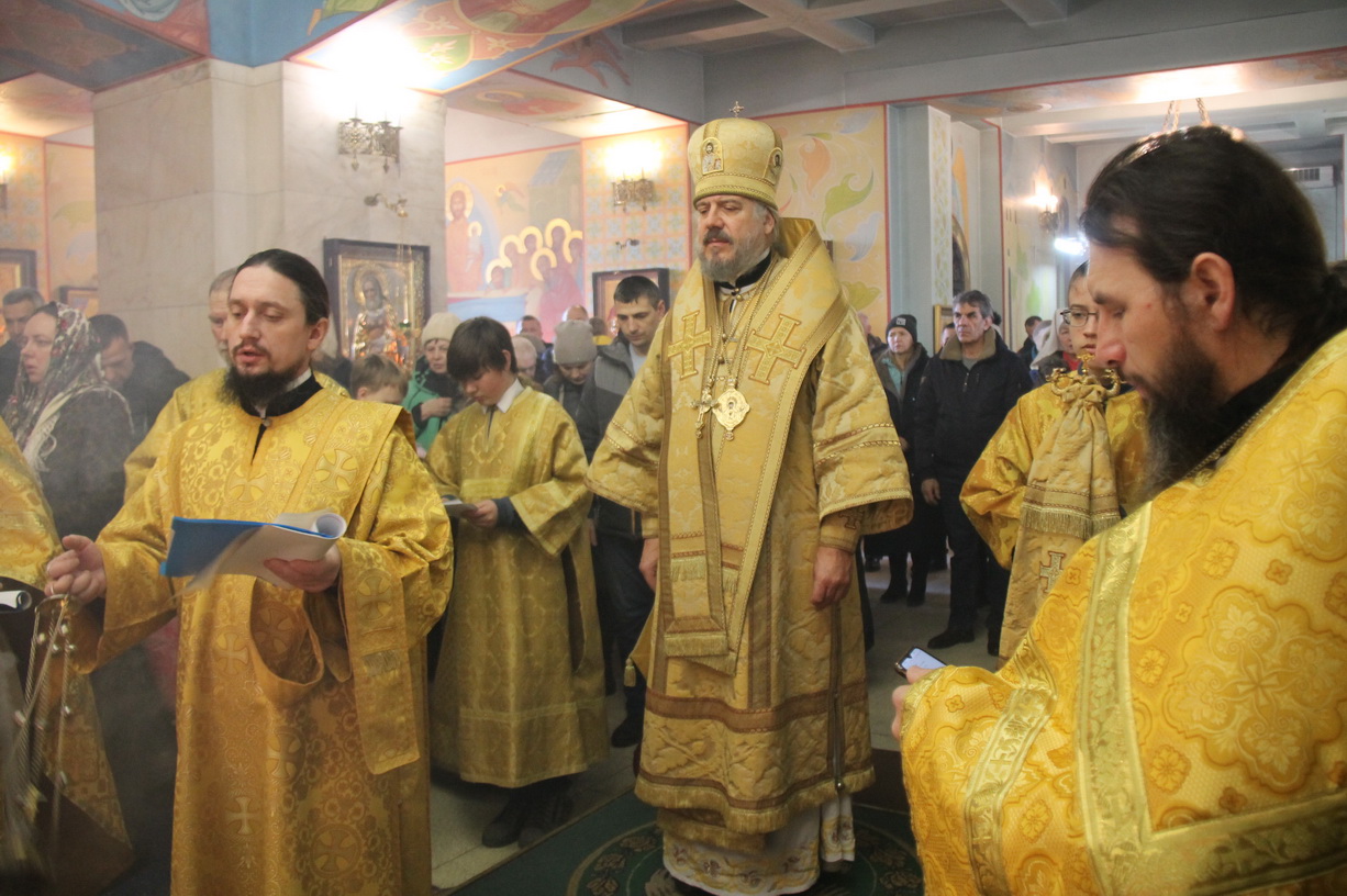 Епископ Находкинский и Преображенский Николай возглавил Божественную литургию В Казанском соборе.