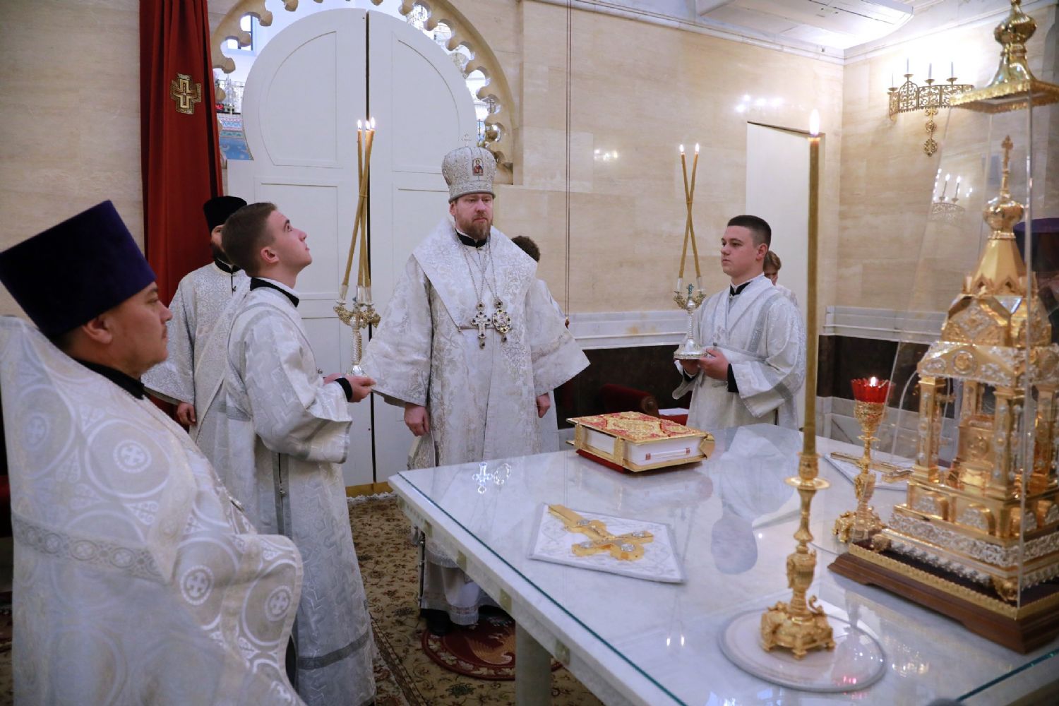 Митрополит Владимир совершил всенощное бдение в Спасо-Преображенском соборе