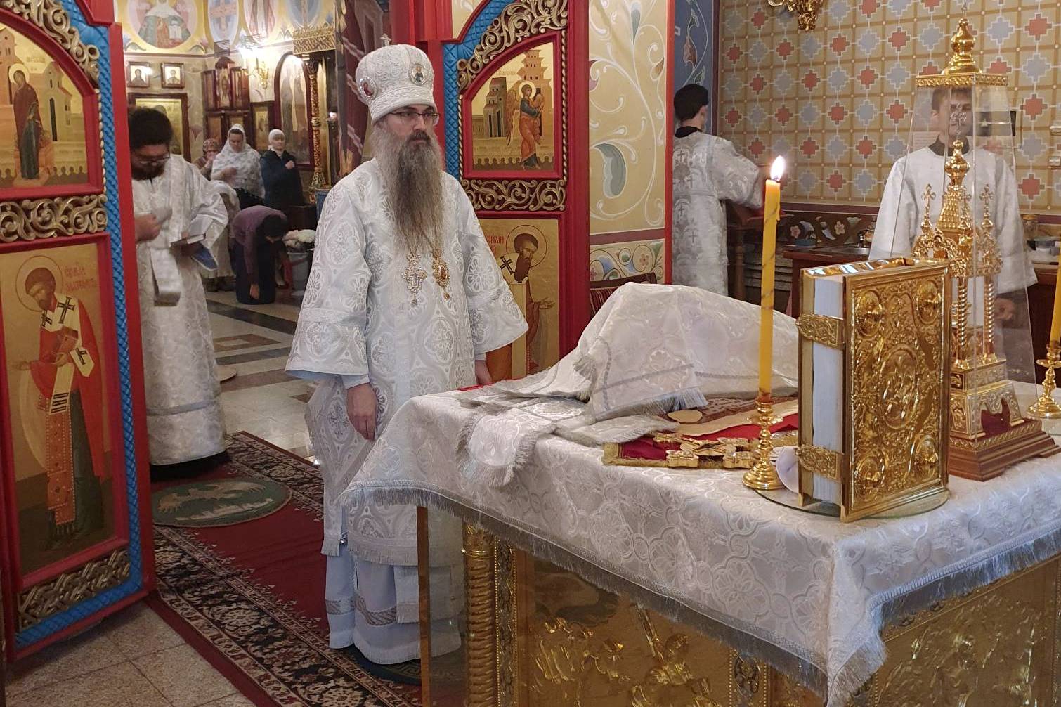 Епископ Уссурийский Иннокентий совершил литургию в Иннокентьевском храме Хабаровской духовной семинарии