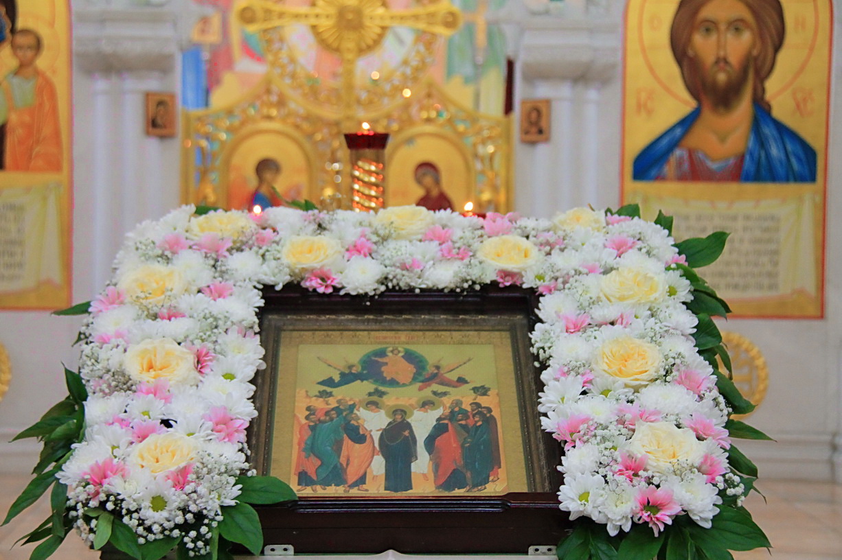 В праздник Вознесения Господня епископ Находкинский и Преображенский Николай совершил Божественную литургию в Казанском Кафедральном соборе.