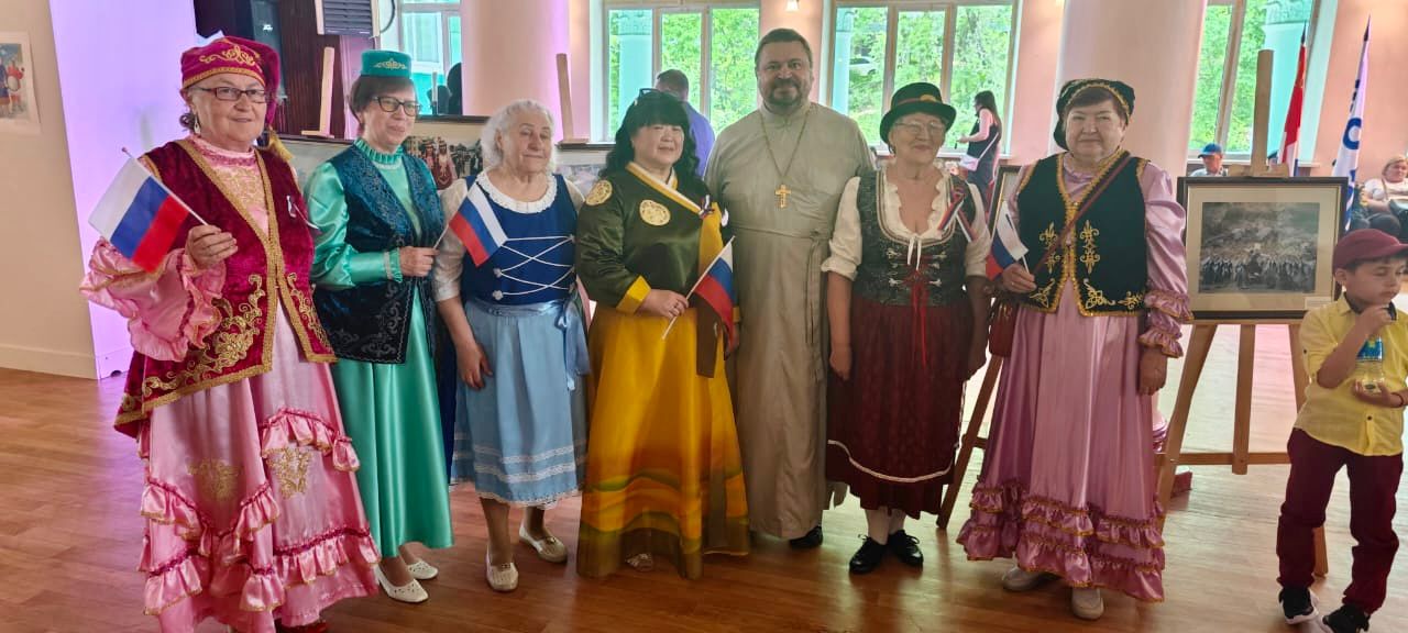 Иерей Виталий Шаркеев посетил городское мероприятие, посвященное Дню России.