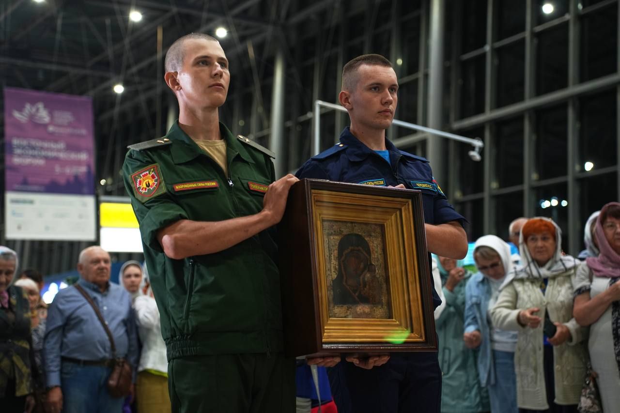 Чудотворный образ Божией Матери принесен во Владивосток