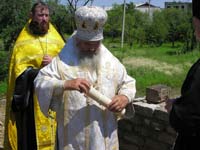 Закладка капсулы в основание фундамента храма