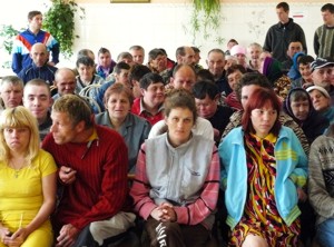 Фото. Тихий. Постояльцы интерната, расположенного в пос. Тихий, стали благодарными зрителями выступления Православного театра из Владивостока