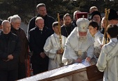 Писатель В.Г. Распутин похоронен на территории Знаменского монастыря в городе Иркутске