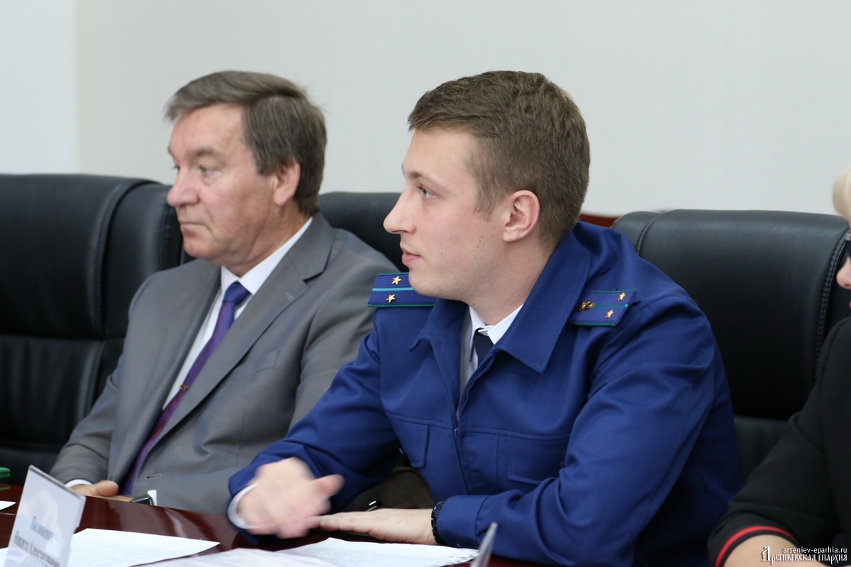 Круглый стол «Церковь и власть»