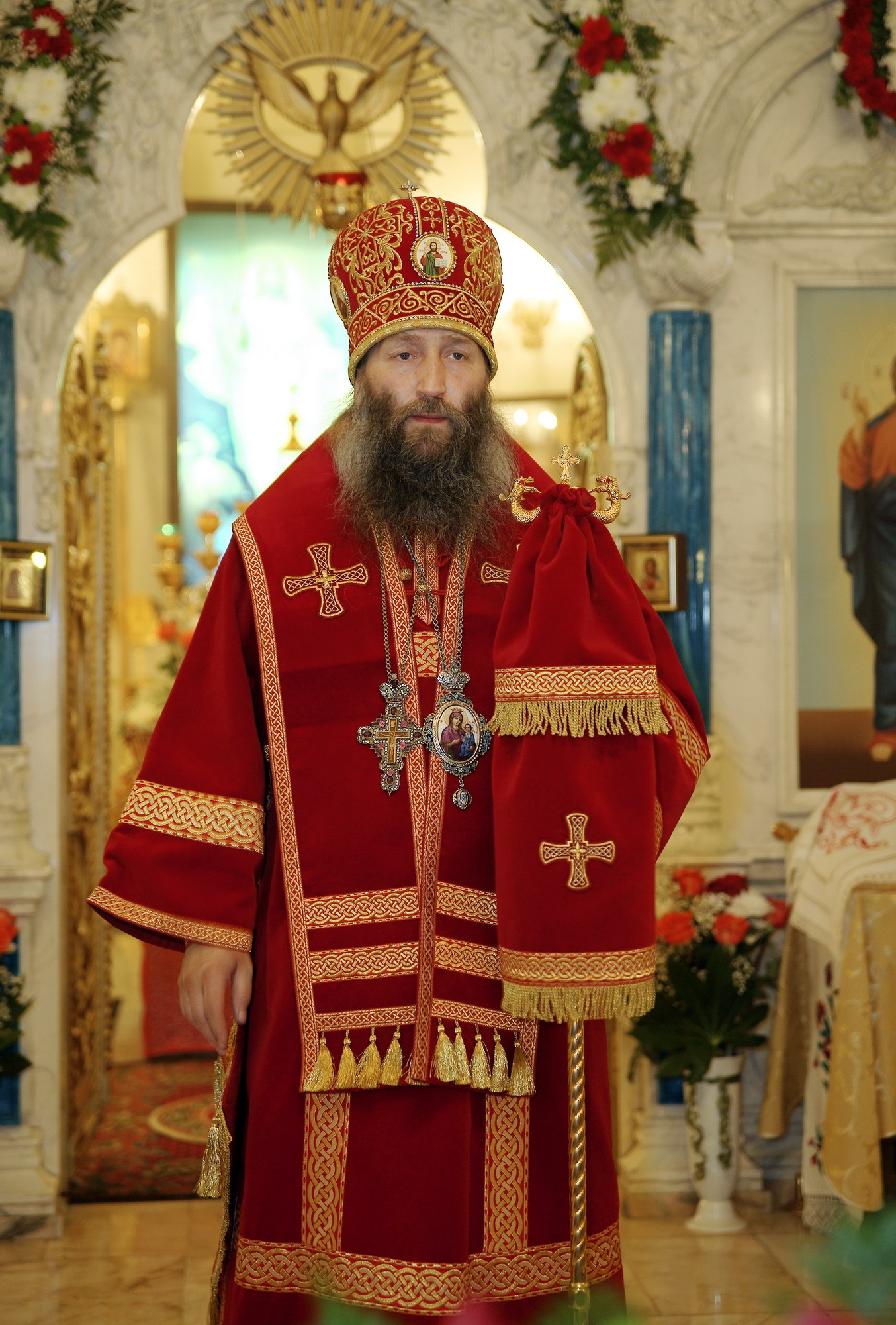 Всечестные отцы и боголюбивые иноки, благочестивые миряне и уважаемые жители северо-востока Приморья, от всего сердца поздравляю вас с великим и дивным праздником Светлого Христова Воскресения!