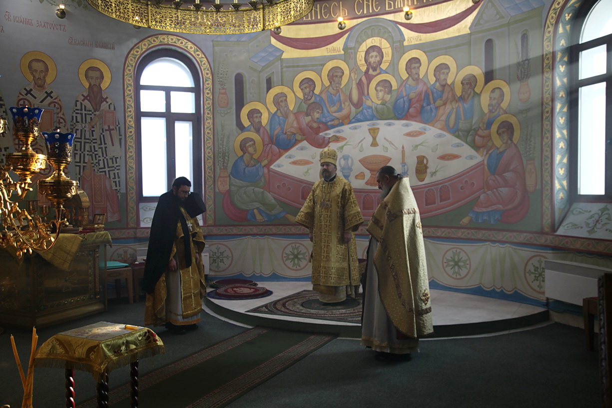 В Неделю Сыропустную, Прощеное воскресенье, епископ Находкинский и Преображенский Николай совершил Божественную литургию в Казанском Кафедральном соборе г. Находки.