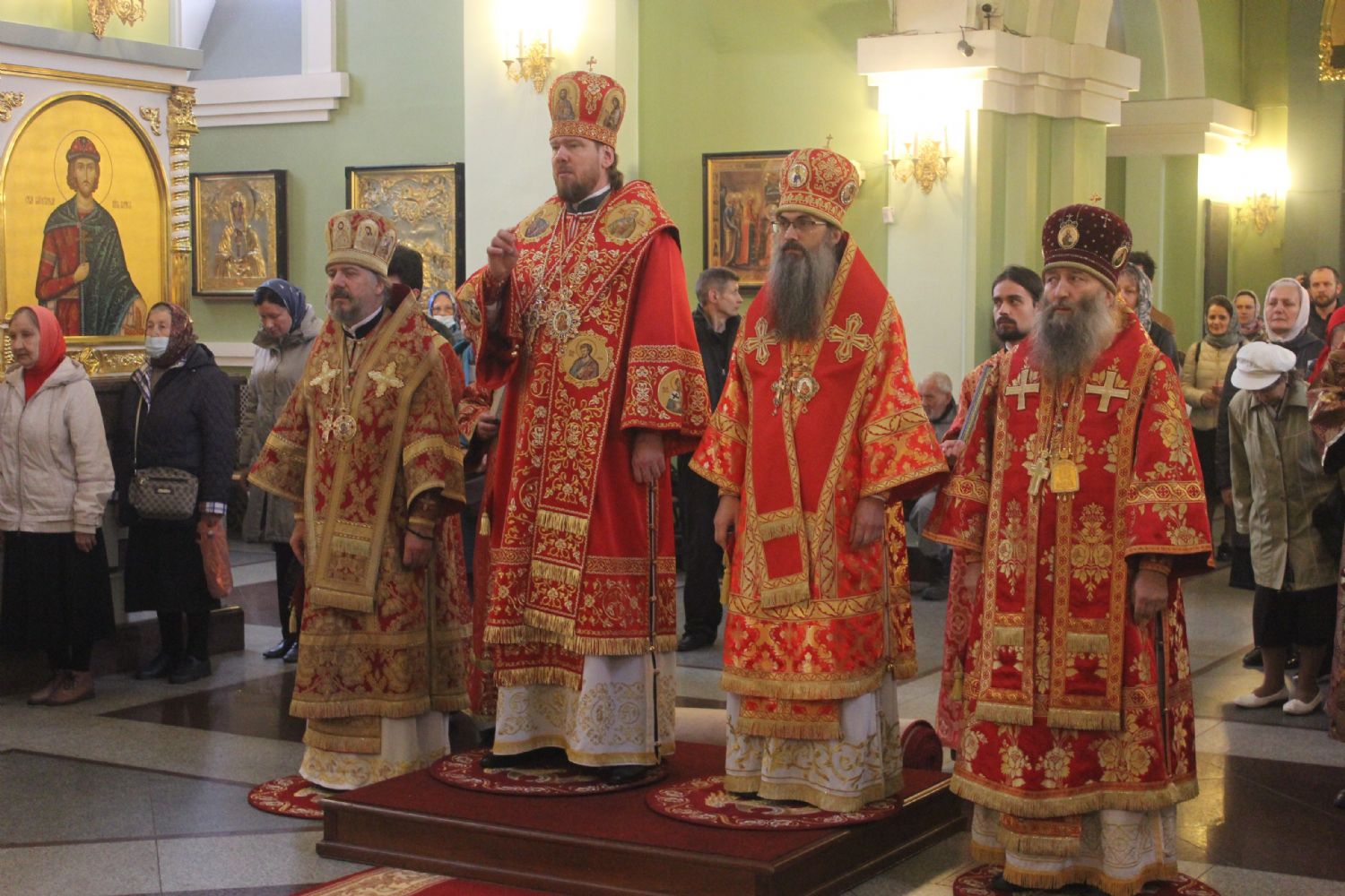 Епископ Гурий сослужил главе Приморской митрополии в Неделю Антипасхи (+ Фото)