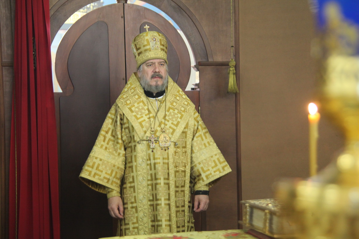 Епископ Находкинский и Преображенский Николай возглавил всенощное бдение в Казанском соборе.