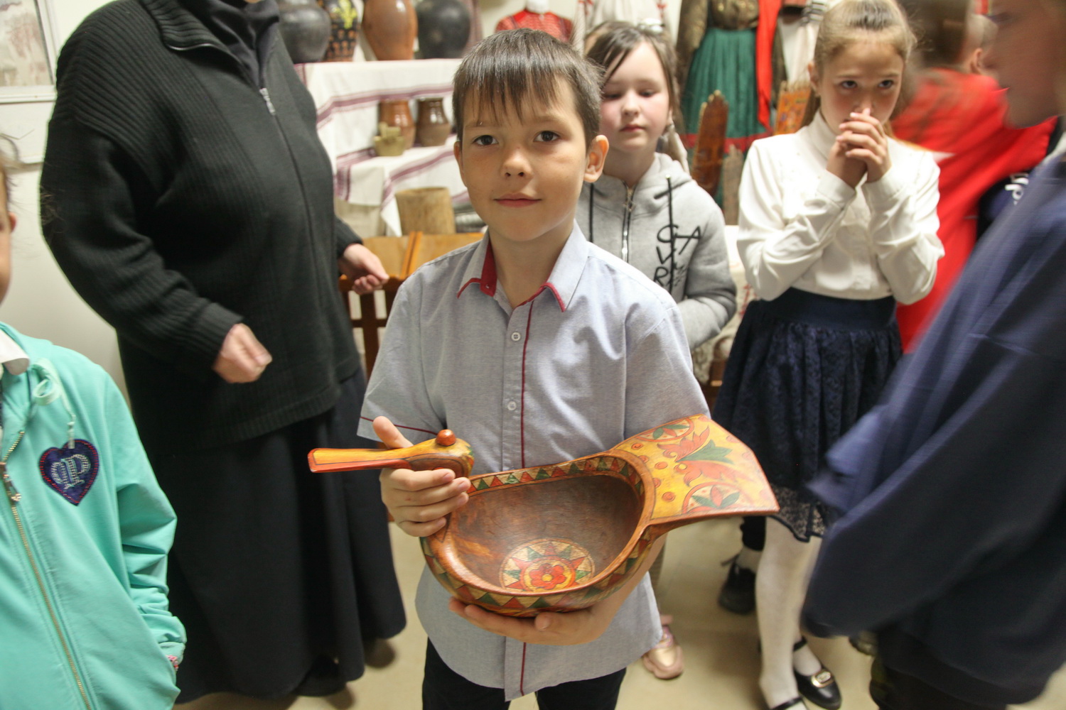 Старинные книги, подлинные народные костюмы и не только смогли увидеть школьники из села Новогордеевка (+ Фото)