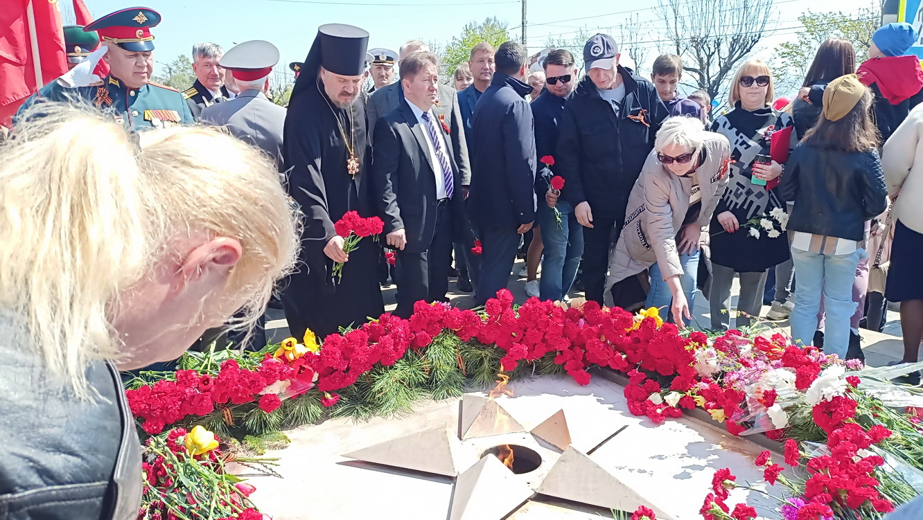 Епископ Находкинский и Преображенский Николай принял участие в торжественном митинге, посвященном празднику Победы в Великой Отечественной войне.
