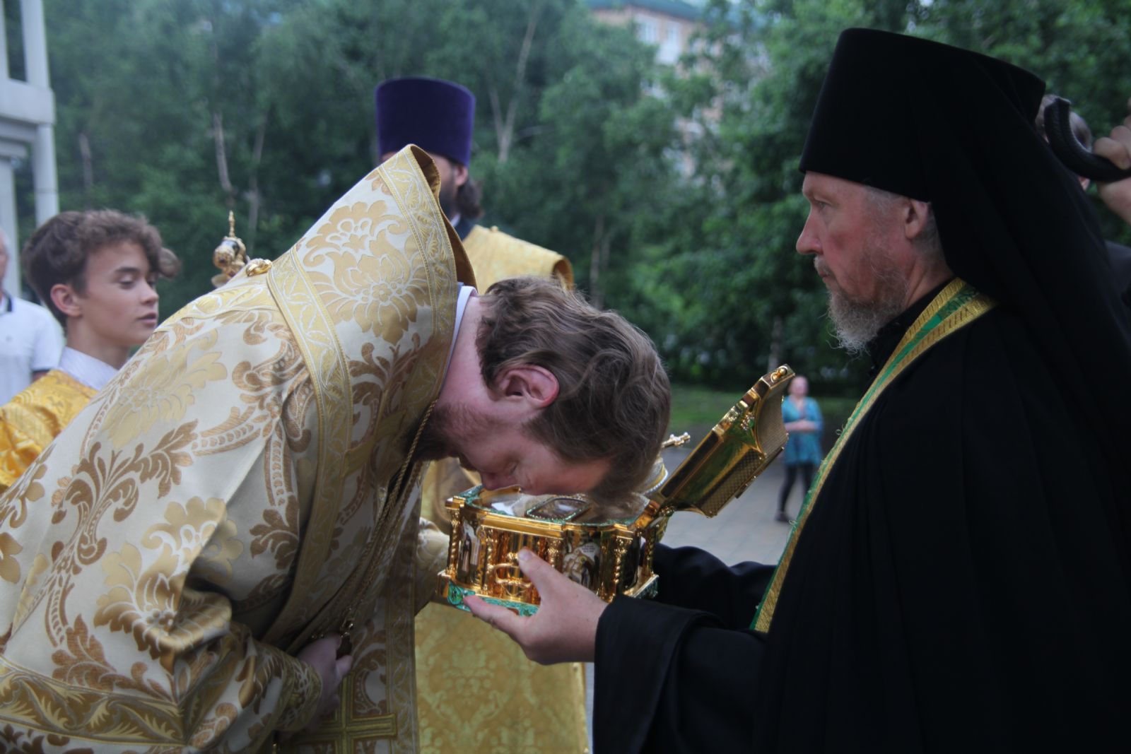 Ковчег со святыми мощами преподобного Сергия Радонежского встретили в столице Приморья