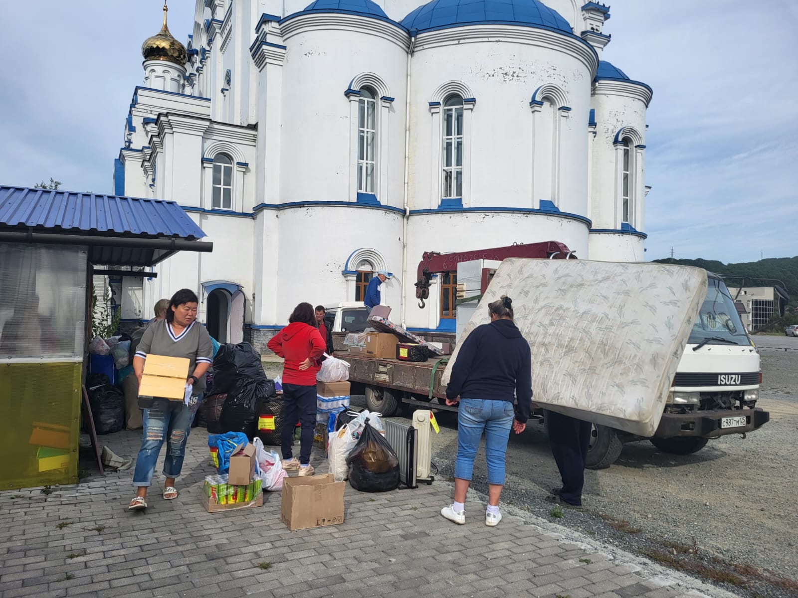 Гуманитарная помощь отправлена пострадавшим от тайфуна "Хиннамнор".