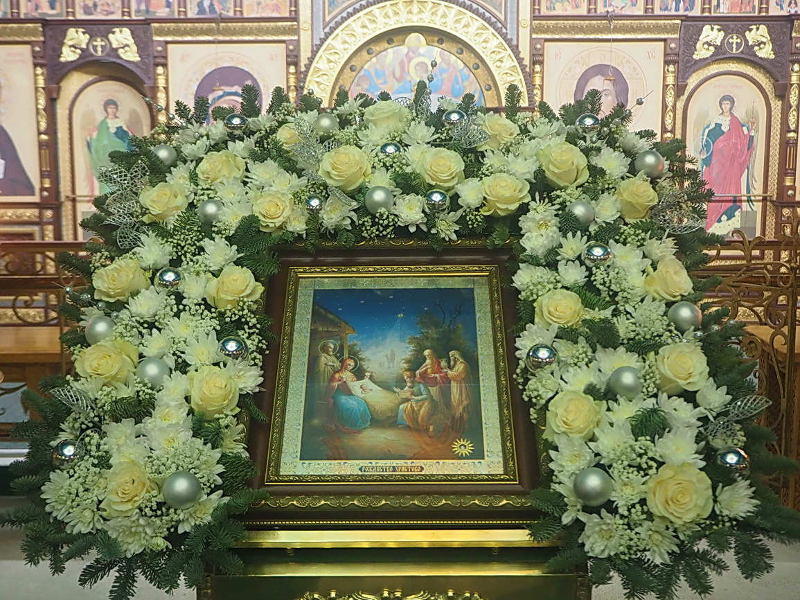 В праздник Рождества Христова епископ Находкинский и Преображенский Николай совершил Божественную литургию в Казанском Кафедральном соборе г. Находки.