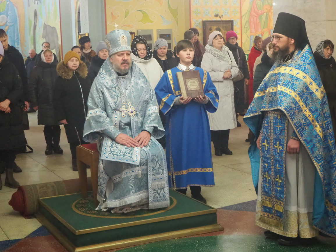 В Неделю мясопустную, о Страшном Суде, епископ Находкинский и Преображенский Николай совершил Божественную литургию в Казанском Кафедральном соборе г. Находки.