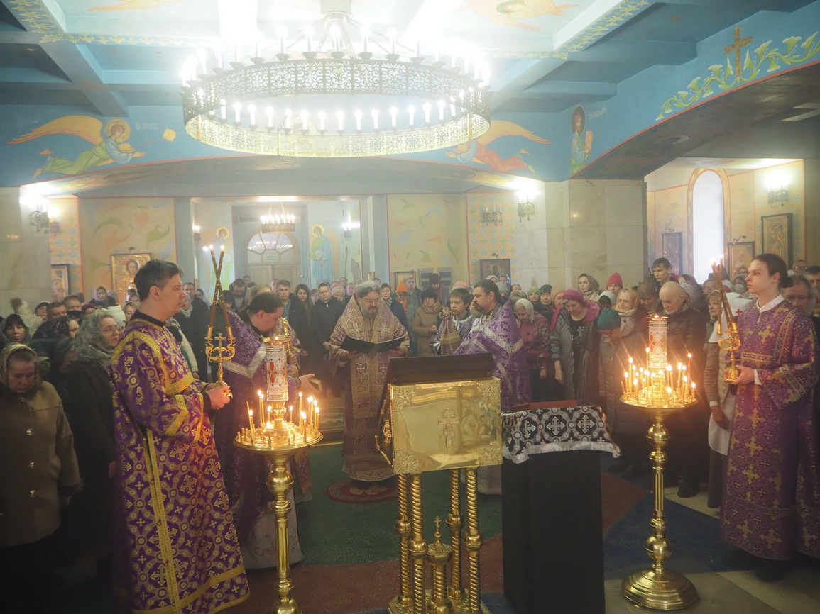 В Неделю Торжества Православия, епископ Находкинский и Преображенский Николай совершил Божественную литургию свт. Василия Великого в Казанском Кафедральном соборе г. Находки.