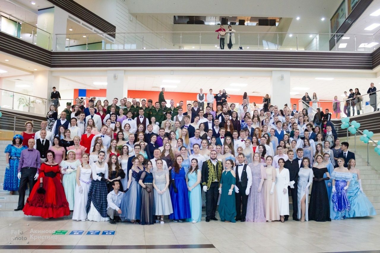 Участники православного молодежного сообщества «vMESTE»  посетили традиционный студенческий весенний бал в ДВФУ