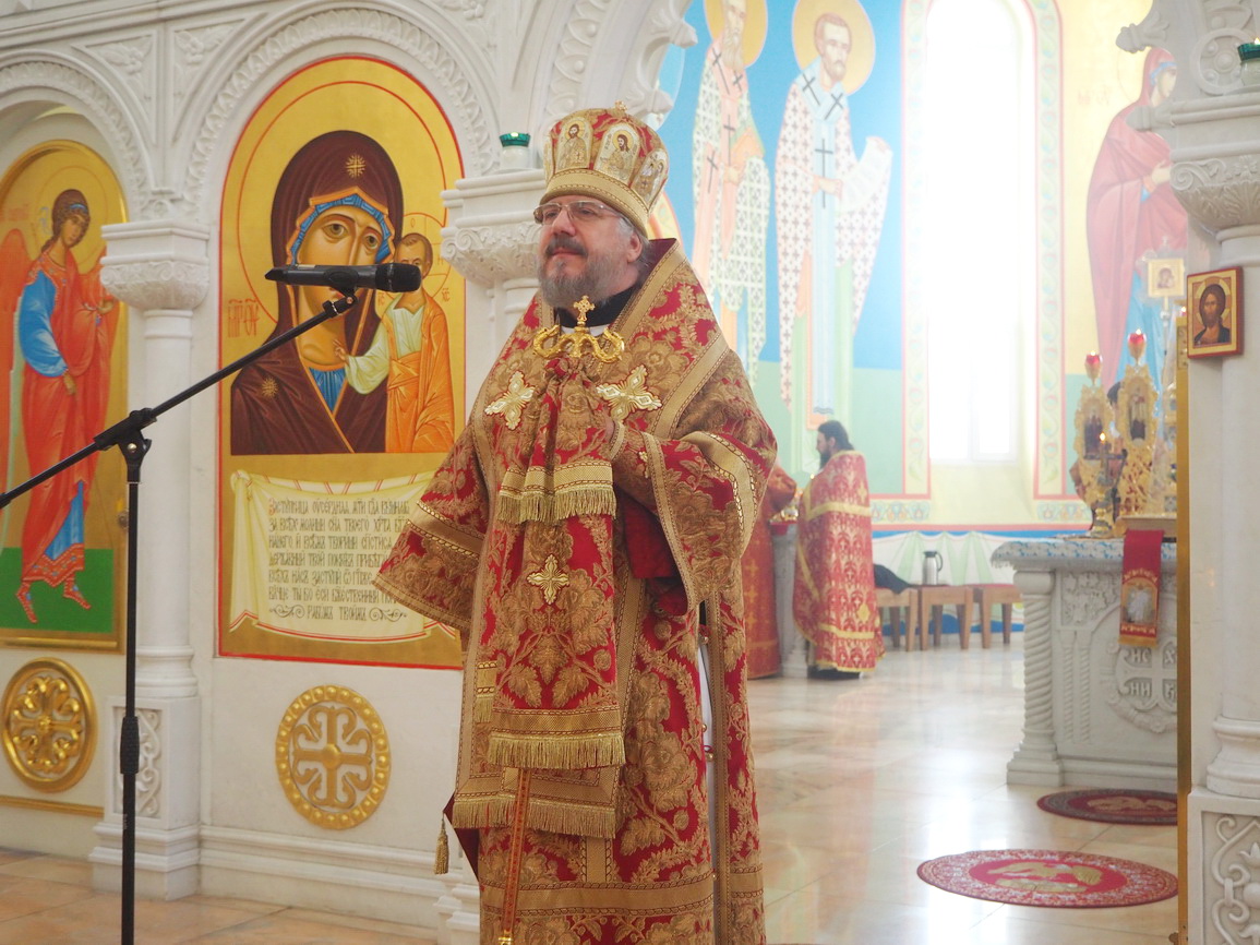 В неделю 6-ю по Пасхе,о слепом, епископ Находкинский и Преображенский Николай совершил Божественную литургию в Казанском Кафедральном соборе г. Находки.