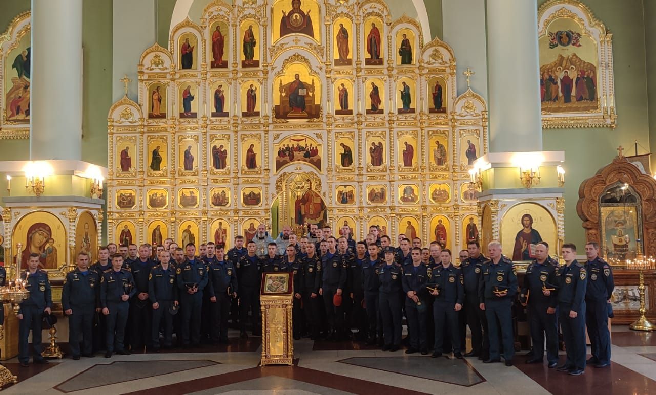 Молебные пения перед иконой Божией Матери «Неопалимая Купина» совершили в храмах Владивостокской епархии