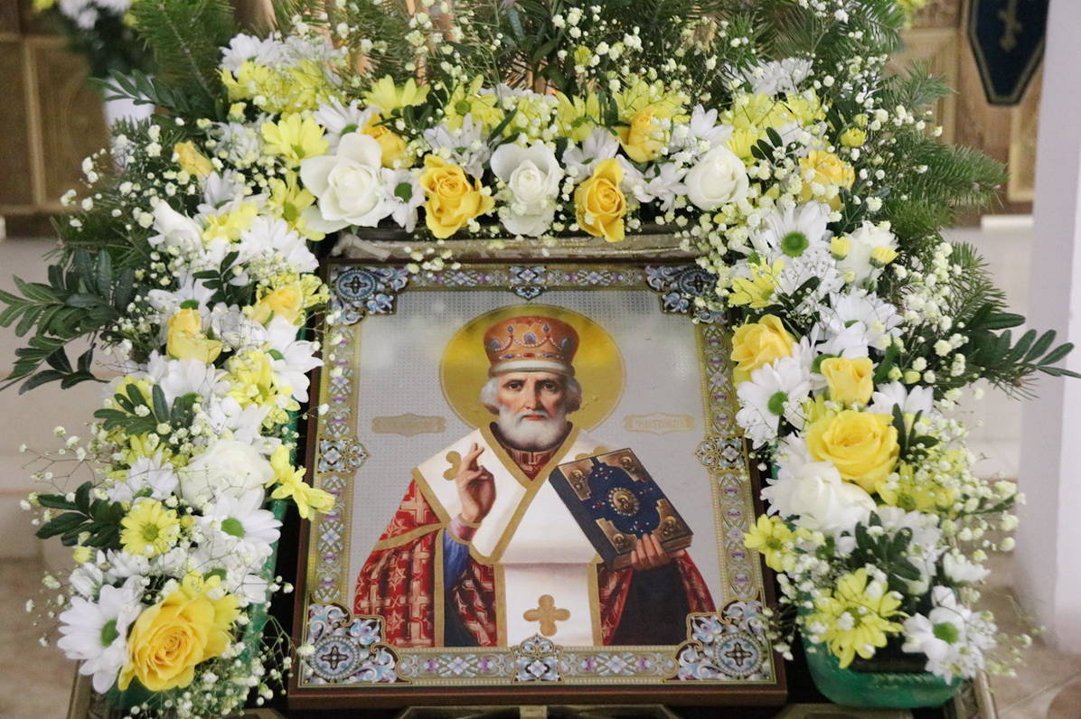 В день памяти святителя Николая, архиепископа Мир Ликийских епископ Находкинский и Преображенский Николай совершил Божественную литургию в храме в честь святителя Николая Чудотворца ЗАТО г. Большой Камень.