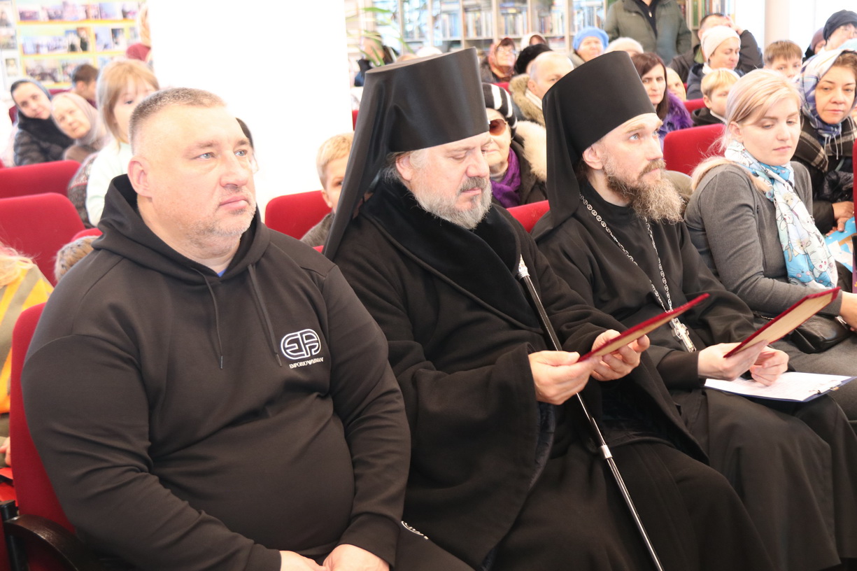 Выставка «Дому Твоему подобает святыня…» прошла в Находкинской епархии.