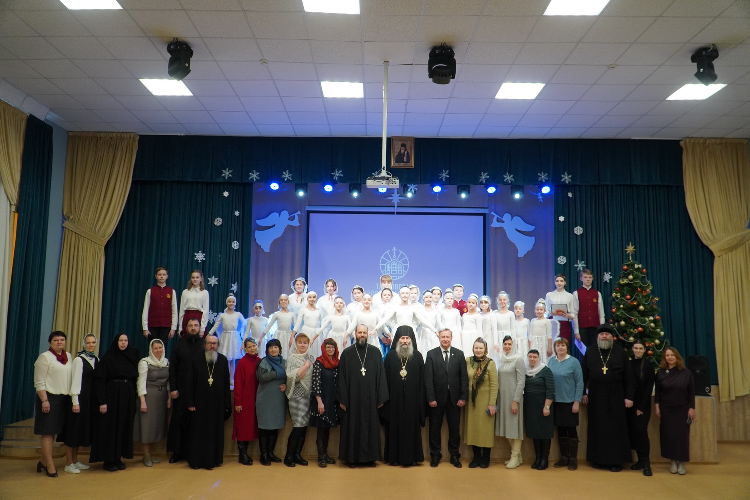 Тамбовскую православную гимназию посетила делегация Арсеньевской епархии Приморской митрополии (+ Фото)