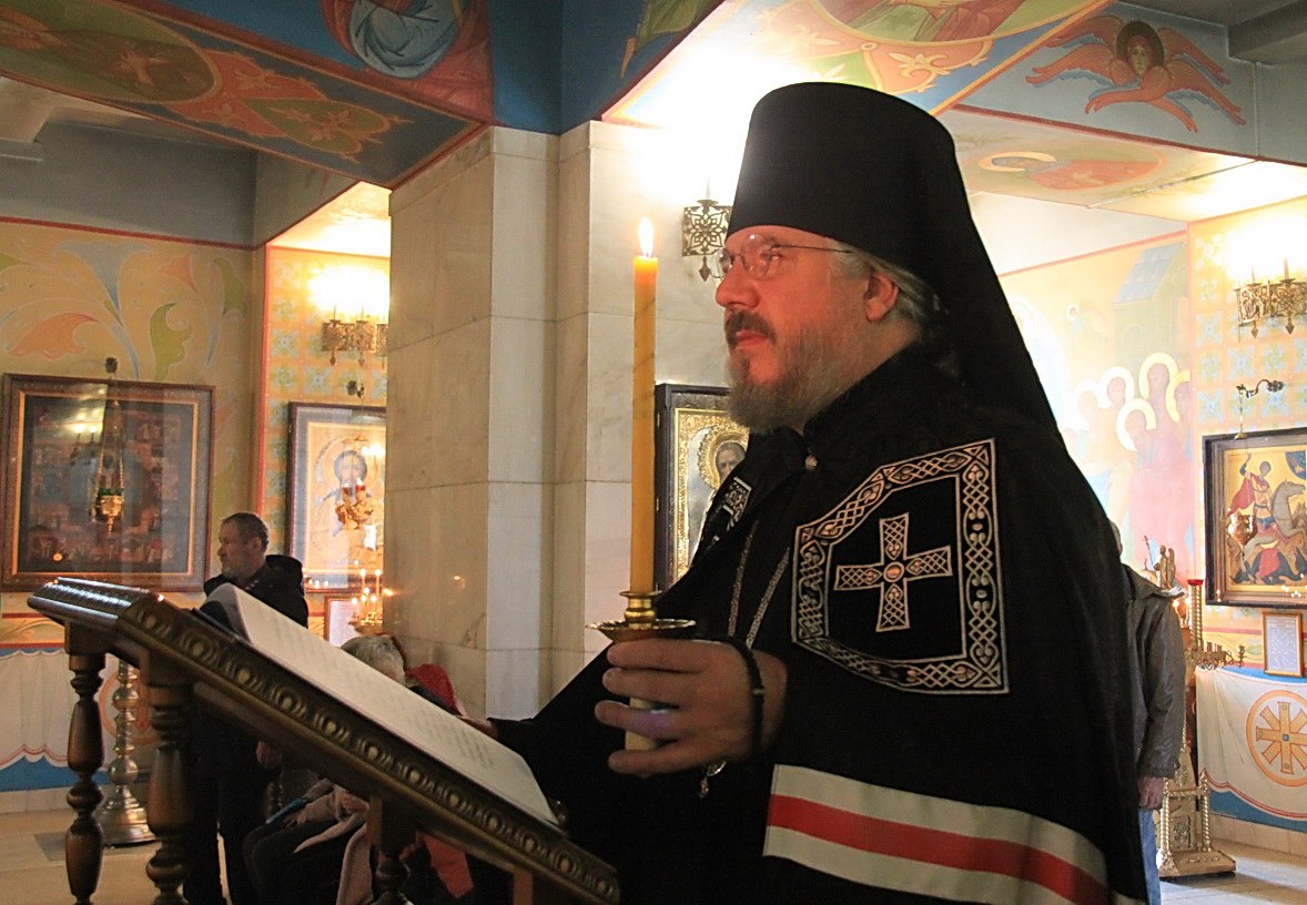 Епископ Николай совершил повечерие с чтением Великого канона преподобного Андрея Критского в Казанском Кафедральном соборе.