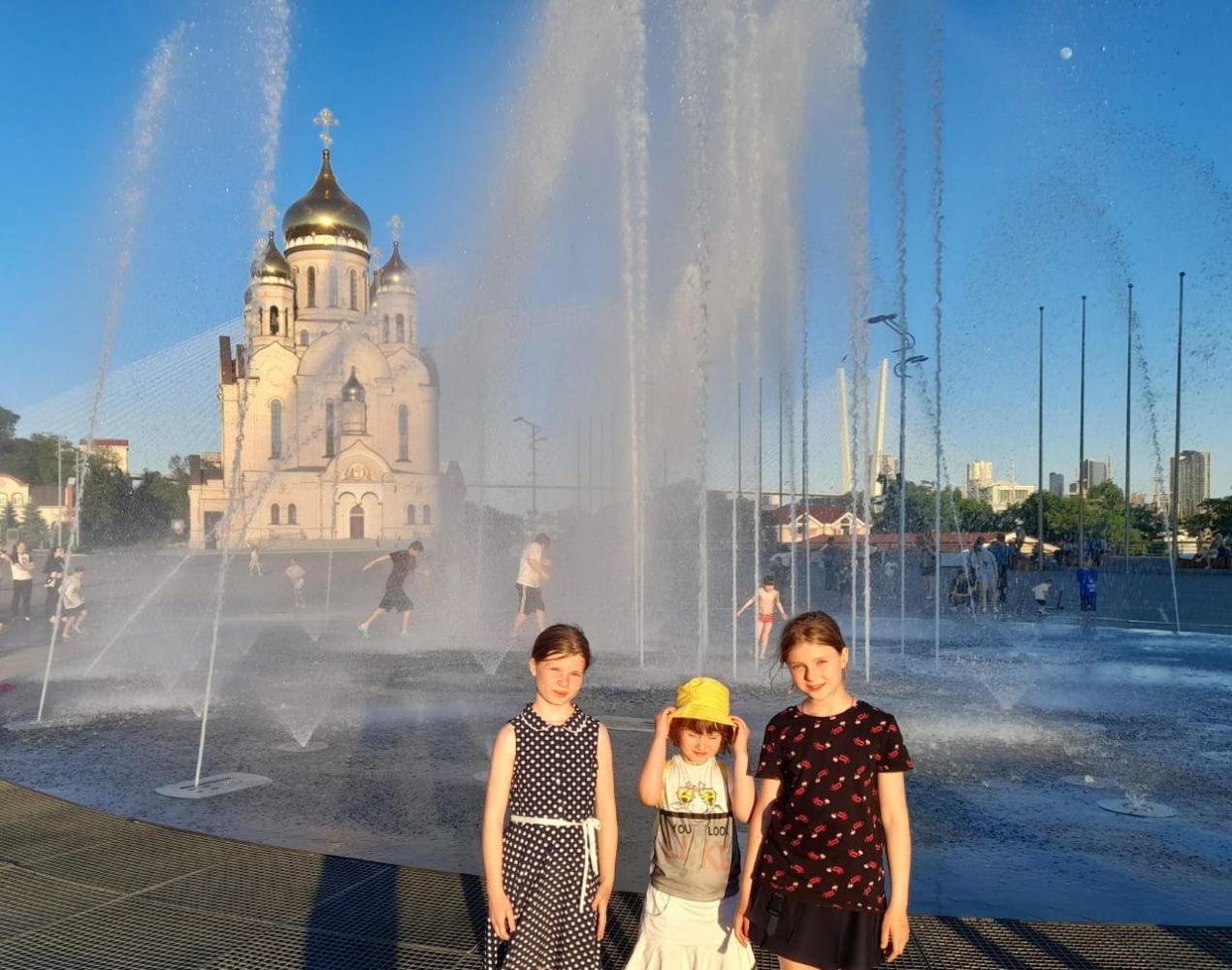 Воспитанники воскресной школы храма Богоявления посетили достопримечательности Владивостока