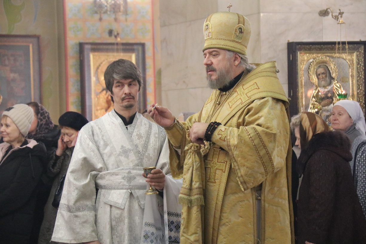 Епископ Николай возглавил всенощное бдение в Казанском соборе.