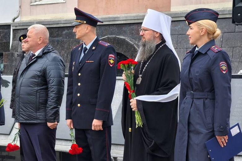 Правящий архиерей принял участие в митинге памяти сотрудников МВД Приморья