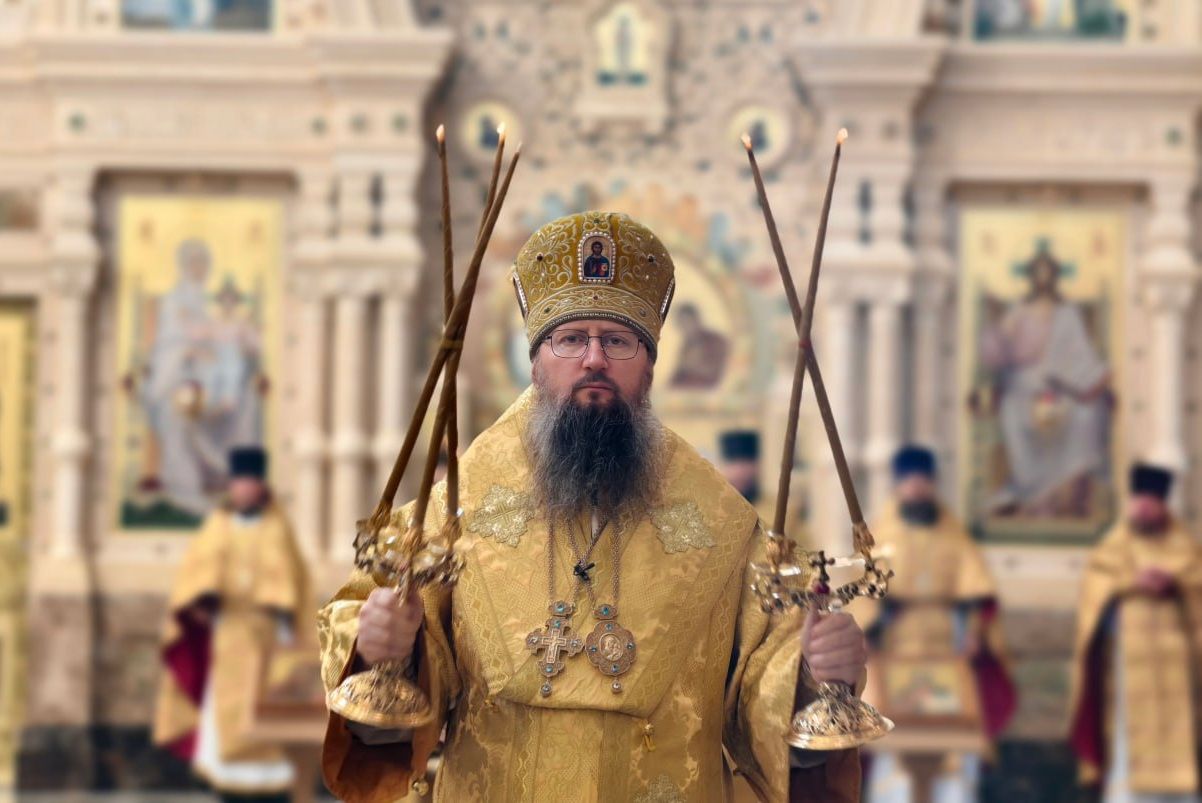 Литургию в день св. ап. Фомы в Спасо-Преображенском соборе совершил митрополит Павел