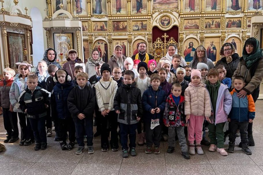 В Свято-Никольском храме прошла экскурсия для школьников и дошкольников