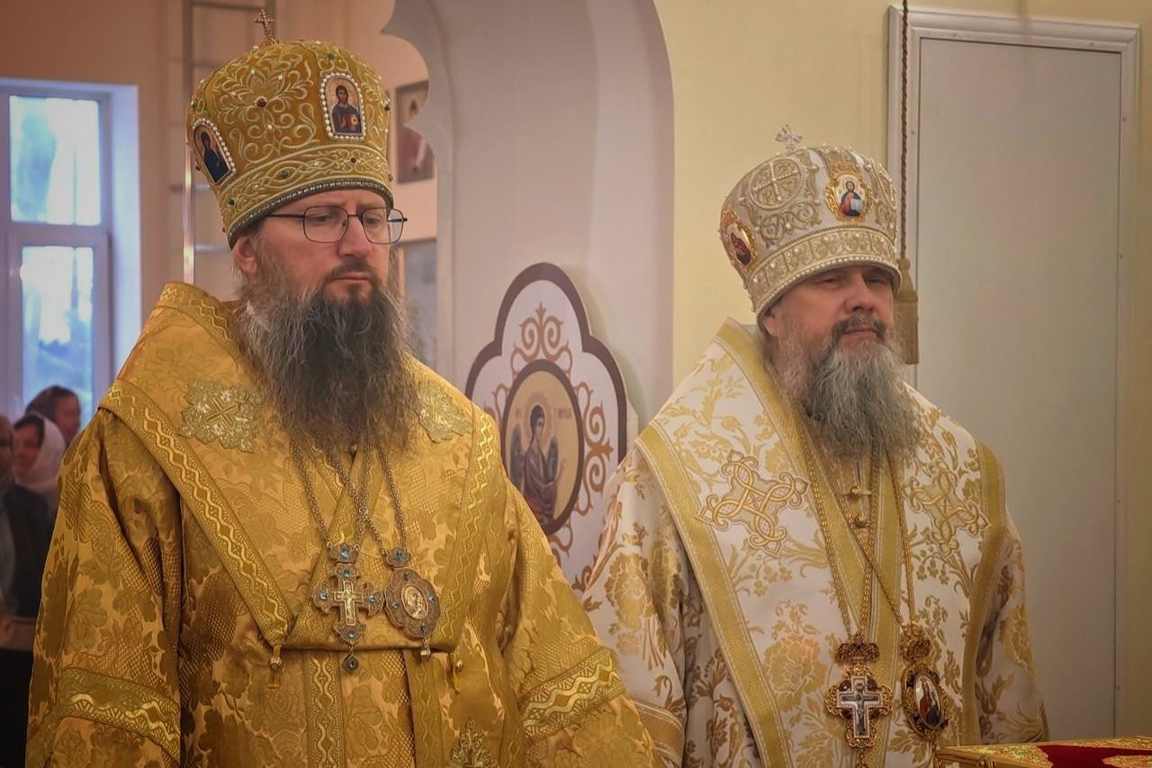 В храме Новомучеников и исповедников Церкви Русской состоялось архиерейское богослужение