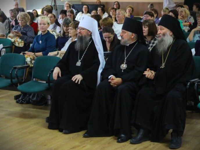 Всероссийская научно-практическая конференция: педагоги России и духовенство Приморской митрополии обсудили вопросы духовно-нравственного воспитания молодежи