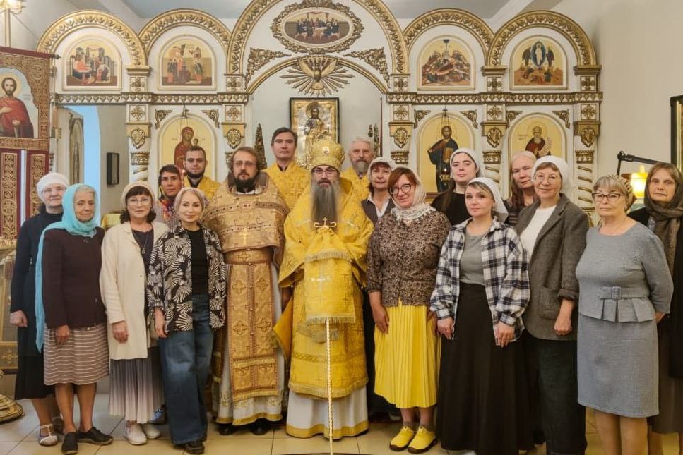Викарий Владивостокской епархии совершил Божественную литургию в храме прп. Сергия Радонежского