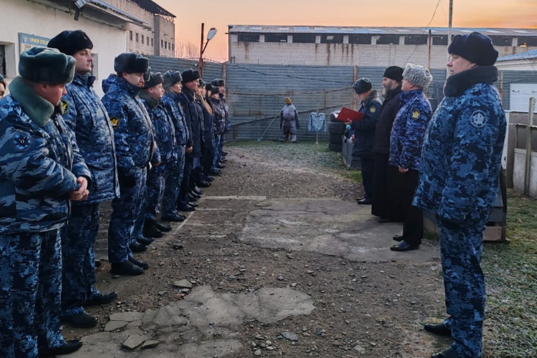 Иерей Владимир Яковченко встретился с сотрудниками уссурийского СИЗО-2