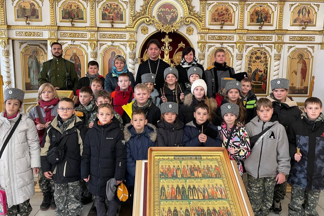 В Успенском храме прошла экскурсия для школьников