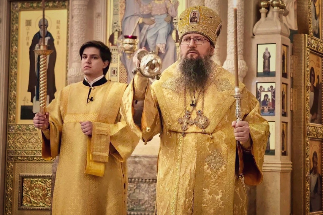 Митрополит Павел совершил вечерню в главном храме Приморья