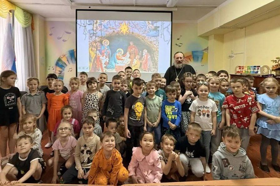 Протоиерей Андрей Метелёв побеседовал с детьми о свт. Николае Чудотворце