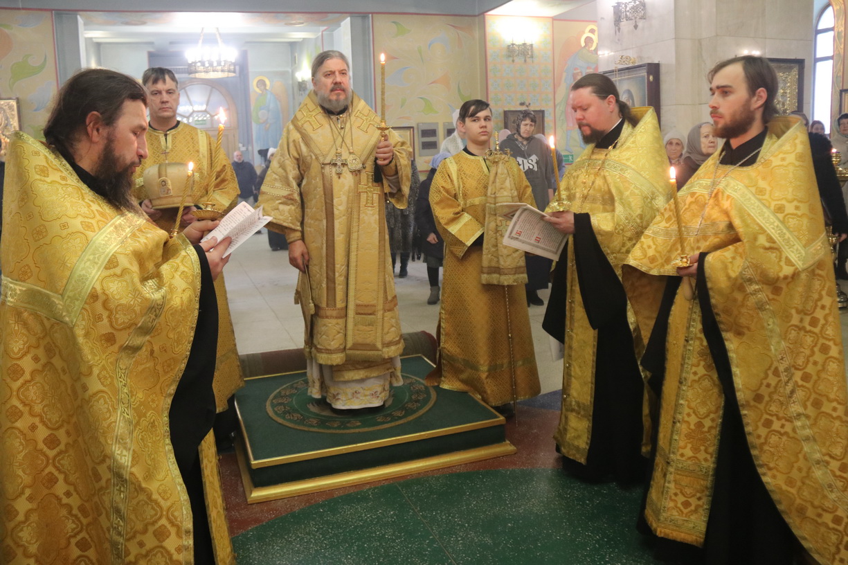 18.12.2025гЕпископ Николай совершил Всенощное бдение в канун дня памяти святителя Николая, архиепископа Мир Ликийских.