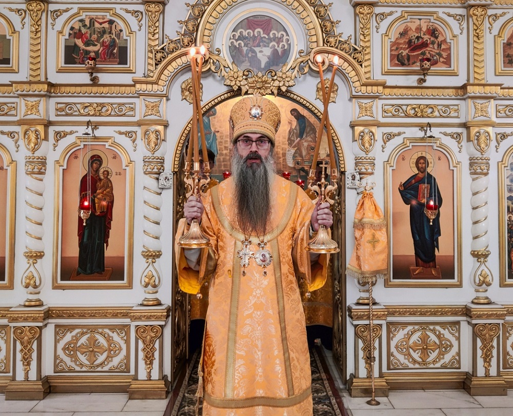 Сотрудники Центра поздравили епископа Уссурийского Иннокентия с 15-летием архиерейской хиротонии