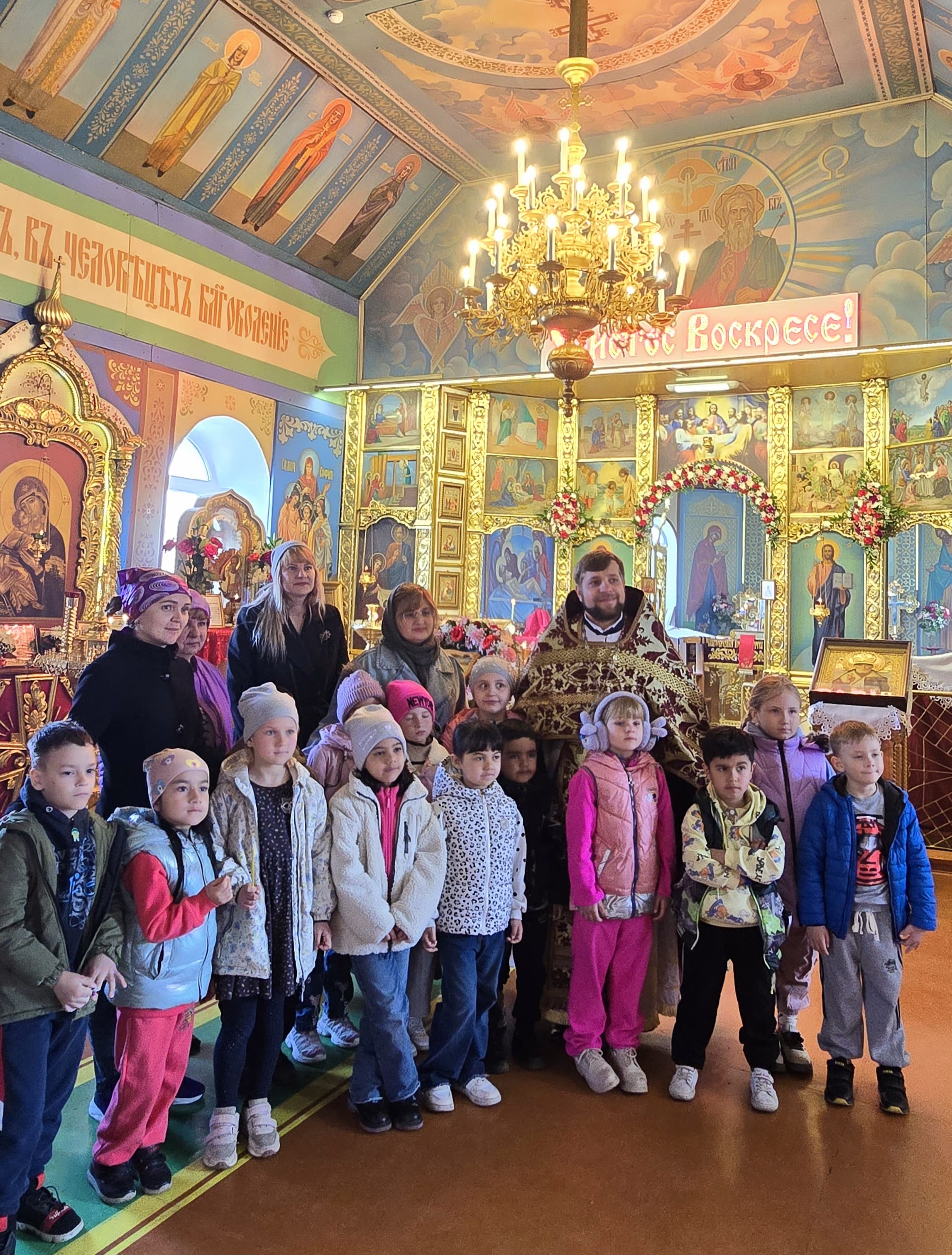 В понедельник Светлой седмицы храм Рождества Христова посетили воспитанники детского сада.