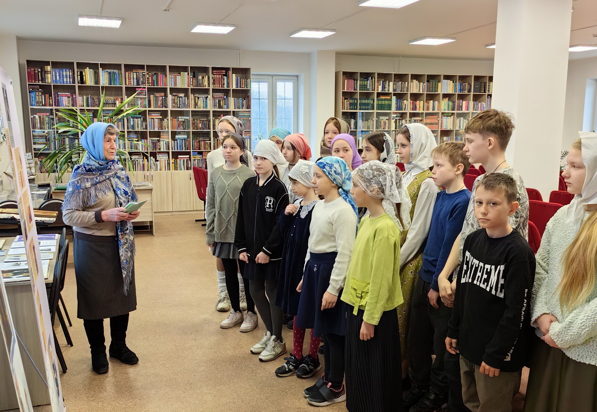 В Духовно-просветительском центре Находкинской Епархии прошел урок ко Дню памяти святителя Тихона, Патриарха Московского и всея Руси, и 100-летию со дня его блаженной кончины.