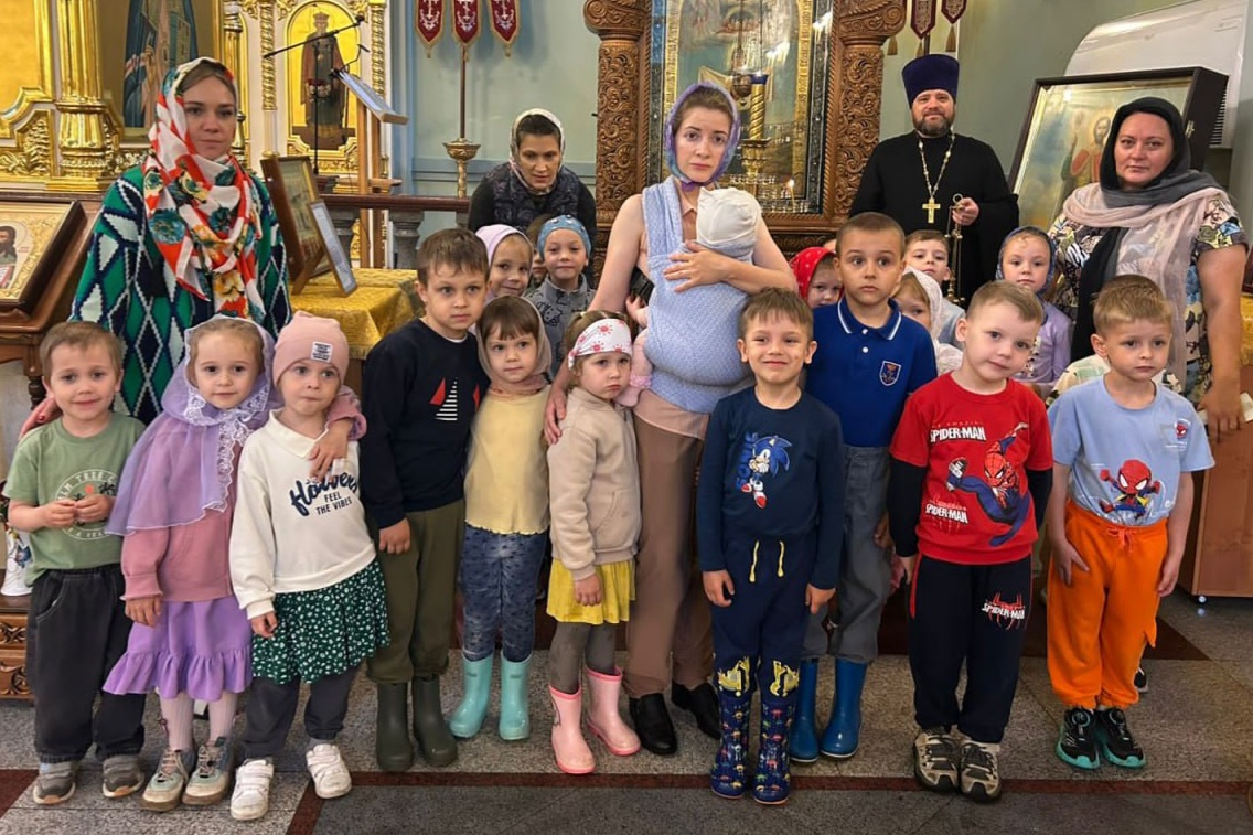 В Покровском храме г. Владивостока продолжается работа с детьми в рамках проекта "Благо Дарю"